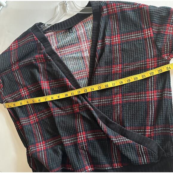 Torrid Brushed Waffle Surplice Drop Shoulder Top Womens Size 1X Black Red Plaid - Picture 10 of 12